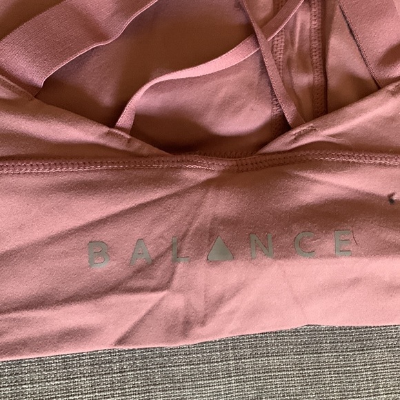 Balance Athletica workout - Picture 3 of 4